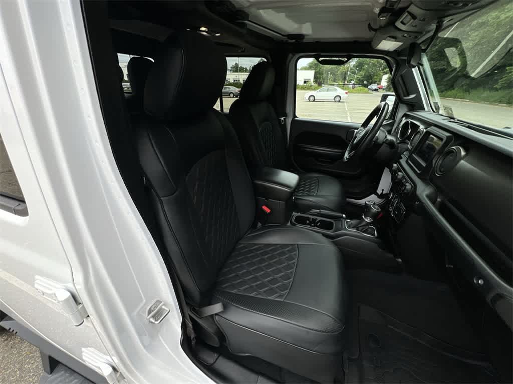 Thumbnail: 2021 Jeep Gladiator - 21