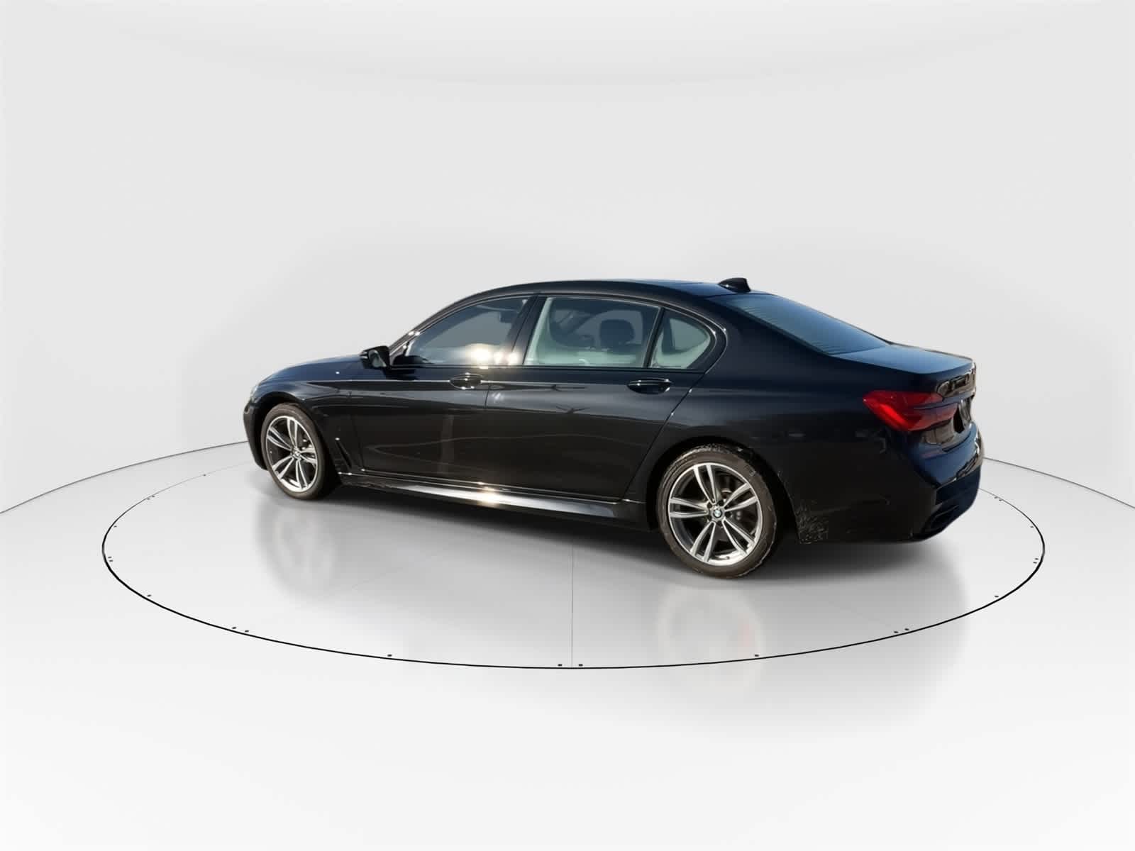 Thumbnail: 2019 BMW 7 Series - 7