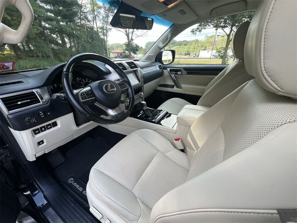 Thumbnail: 2020 Lexus GX - 10