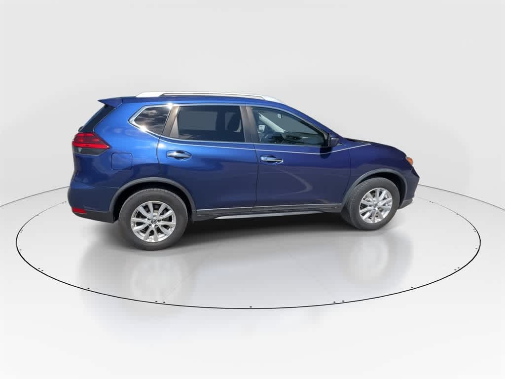 Thumbnail: 2017 Nissan Rogue - 9