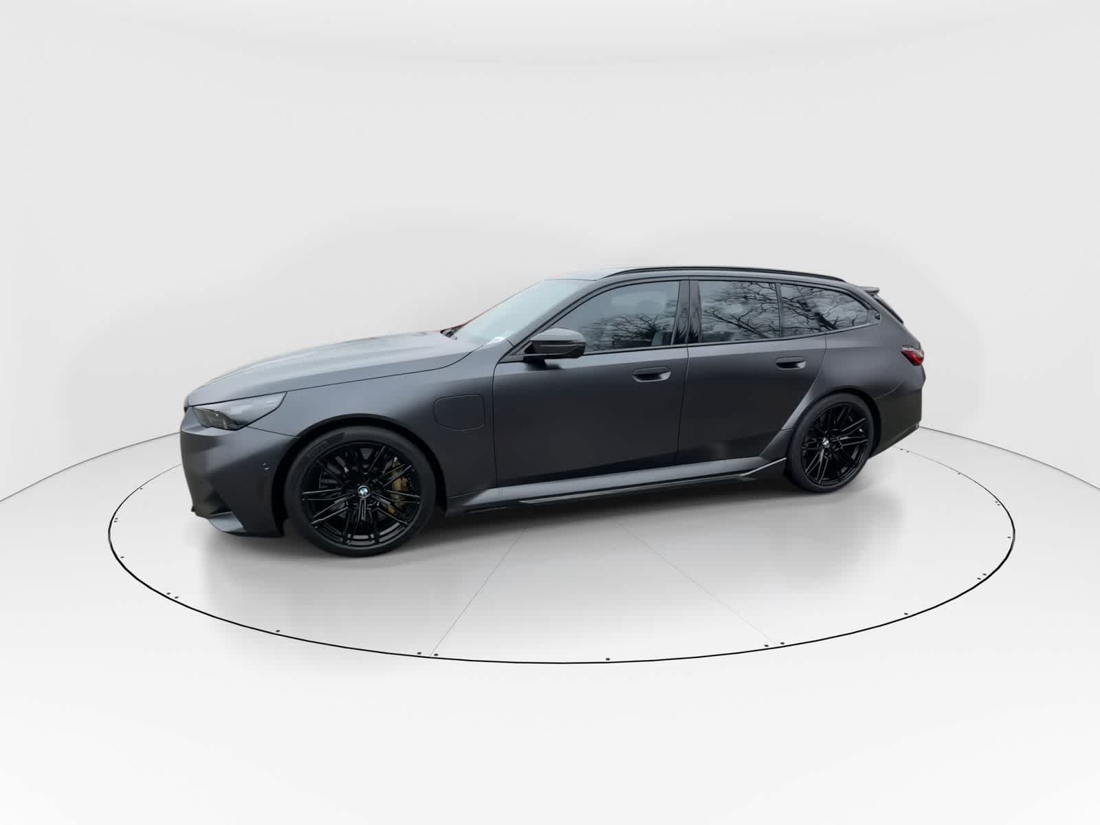 Thumbnail: 2026 BMW M5 - 4