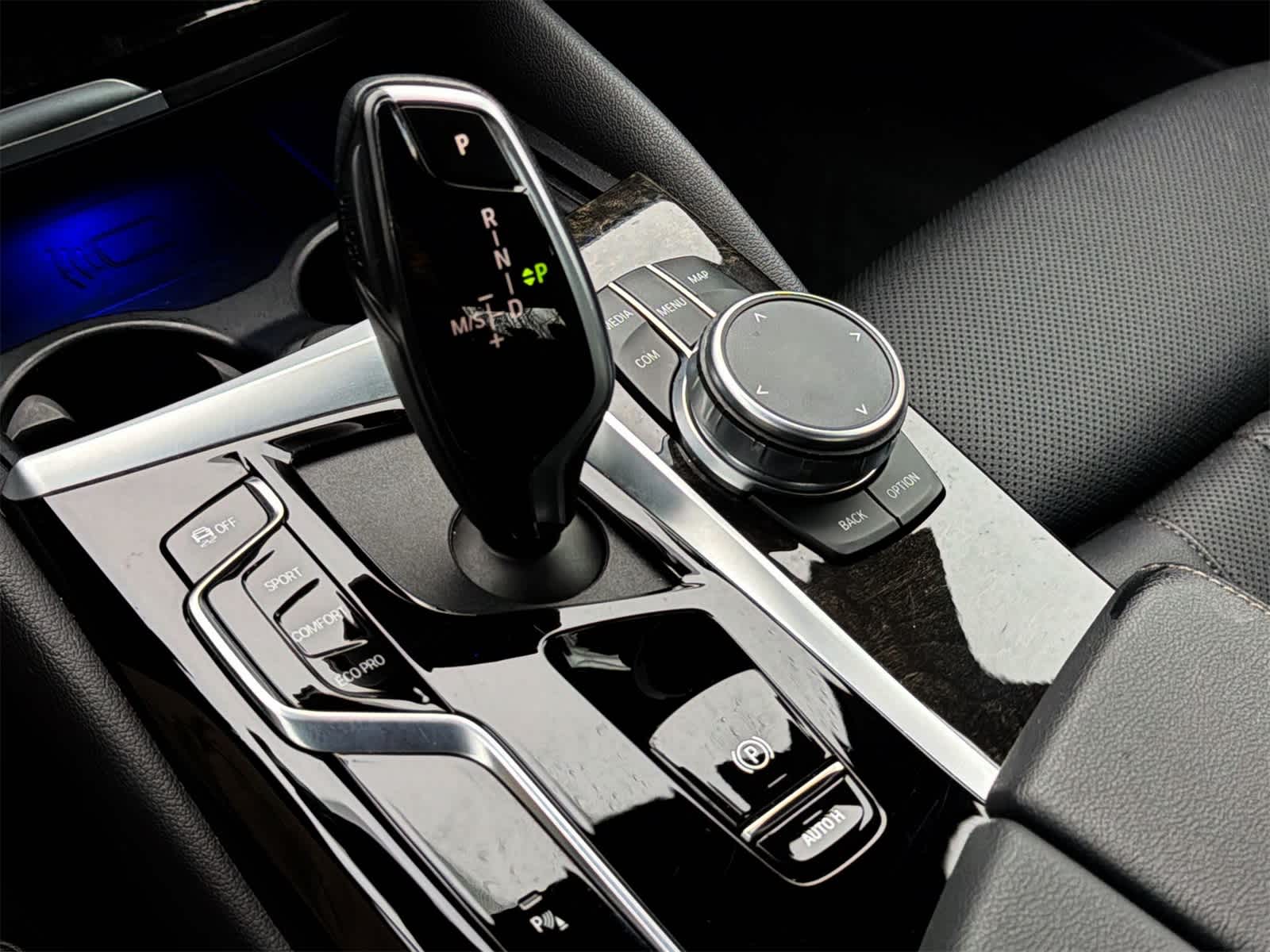 Thumbnail: 2022 BMW 5 Series - 25