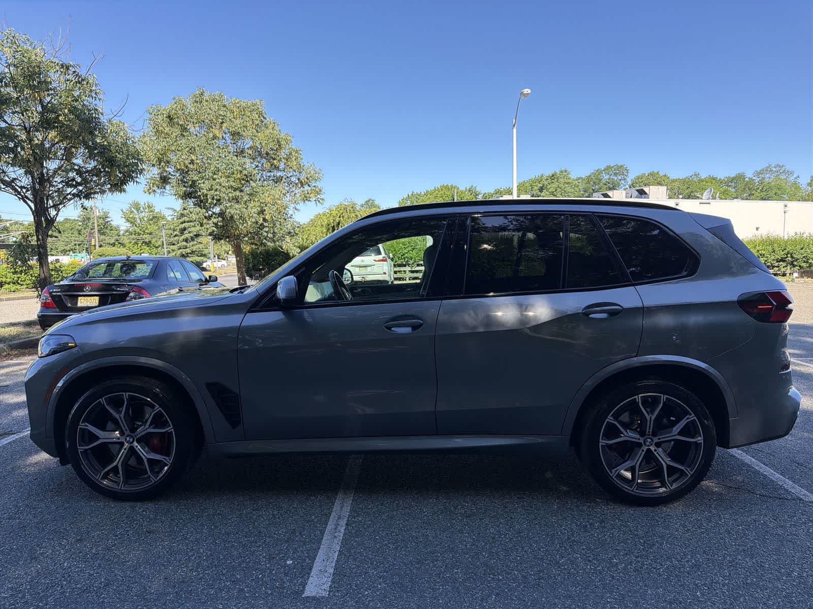 Thumbnail: 2024 BMW X5 - 10