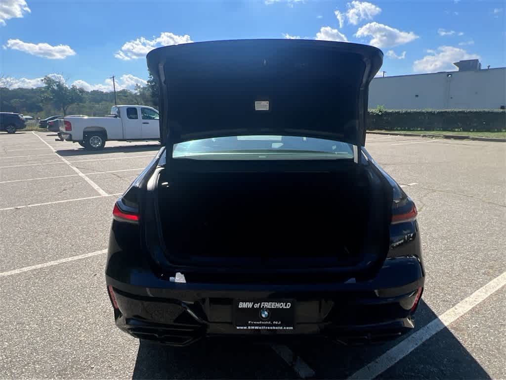 Thumbnail: 2023 BMW 7 Series - 27