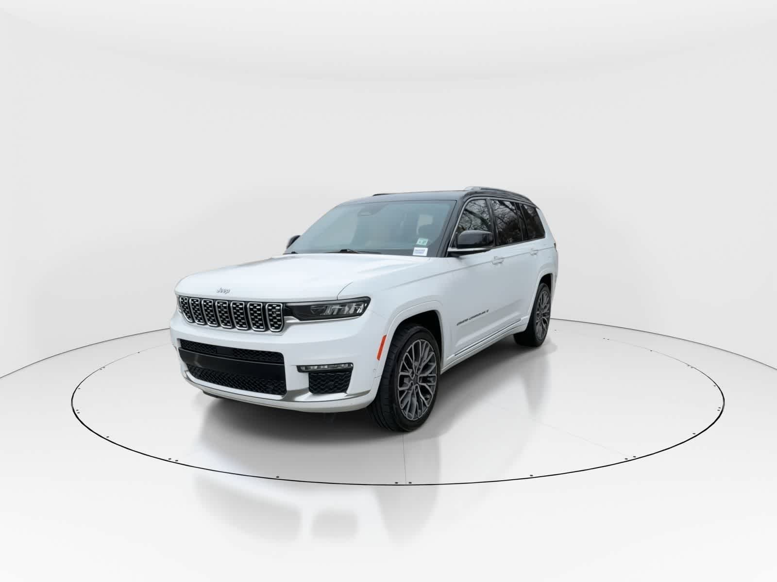 Thumbnail: 2022 Jeep Grand Cherokee - 4