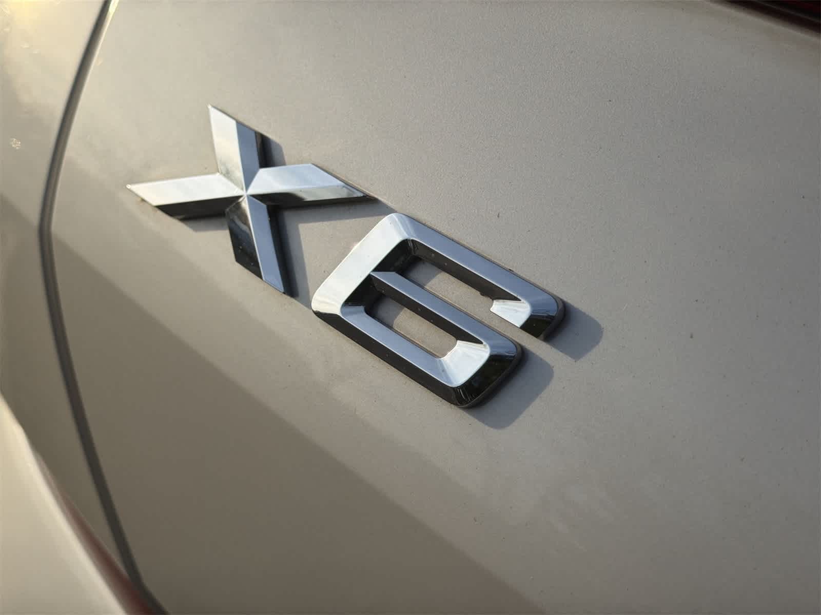 Thumbnail: 2022 BMW X6 - 15