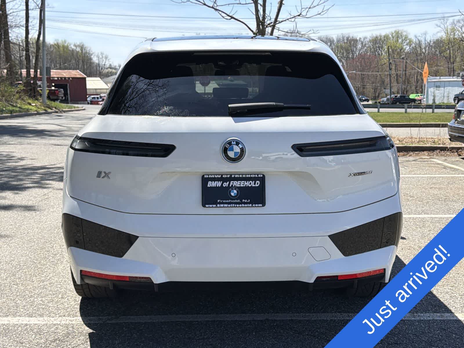 Thumbnail: 2024 BMW iX - 13