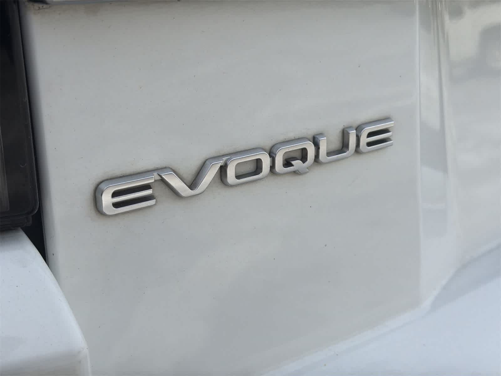 Thumbnail: 2015 Land Rover Range Rover Evoque - 15