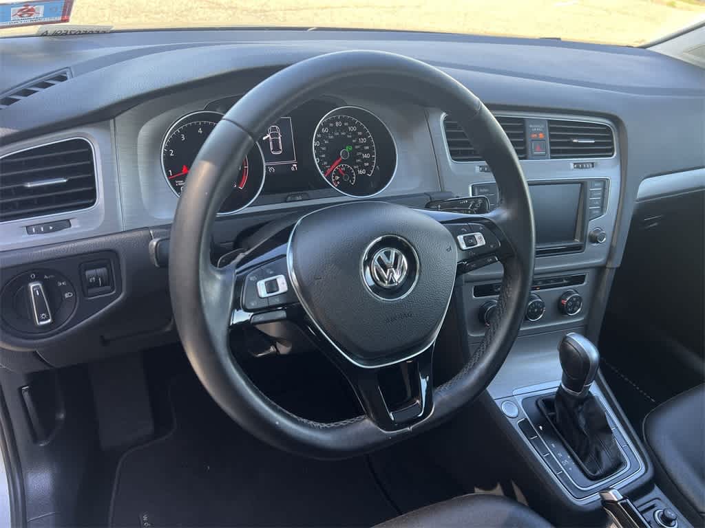 Thumbnail: 2017 Volkswagen Golf - 23