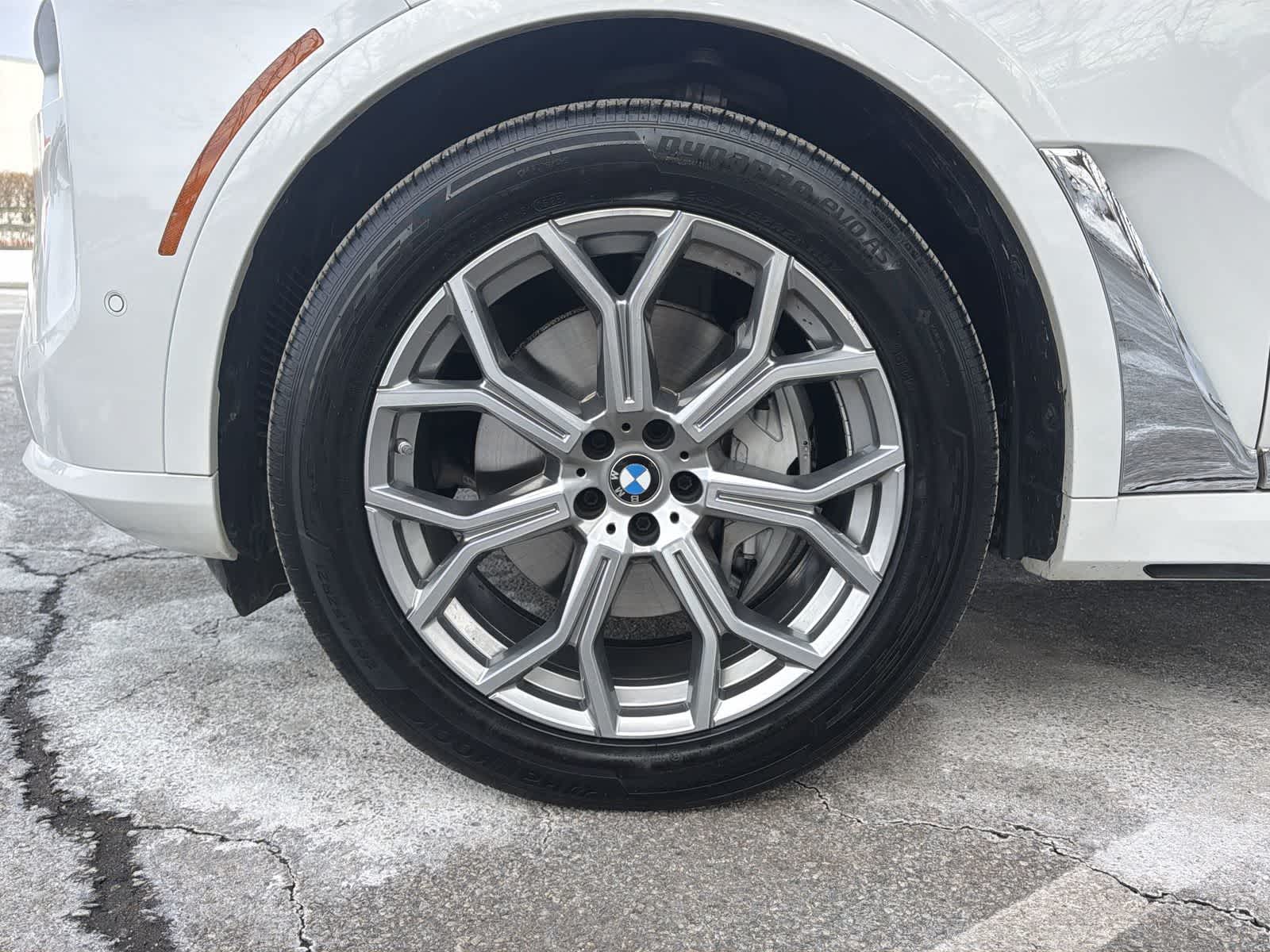 Thumbnail: 2024 BMW X7 - 16