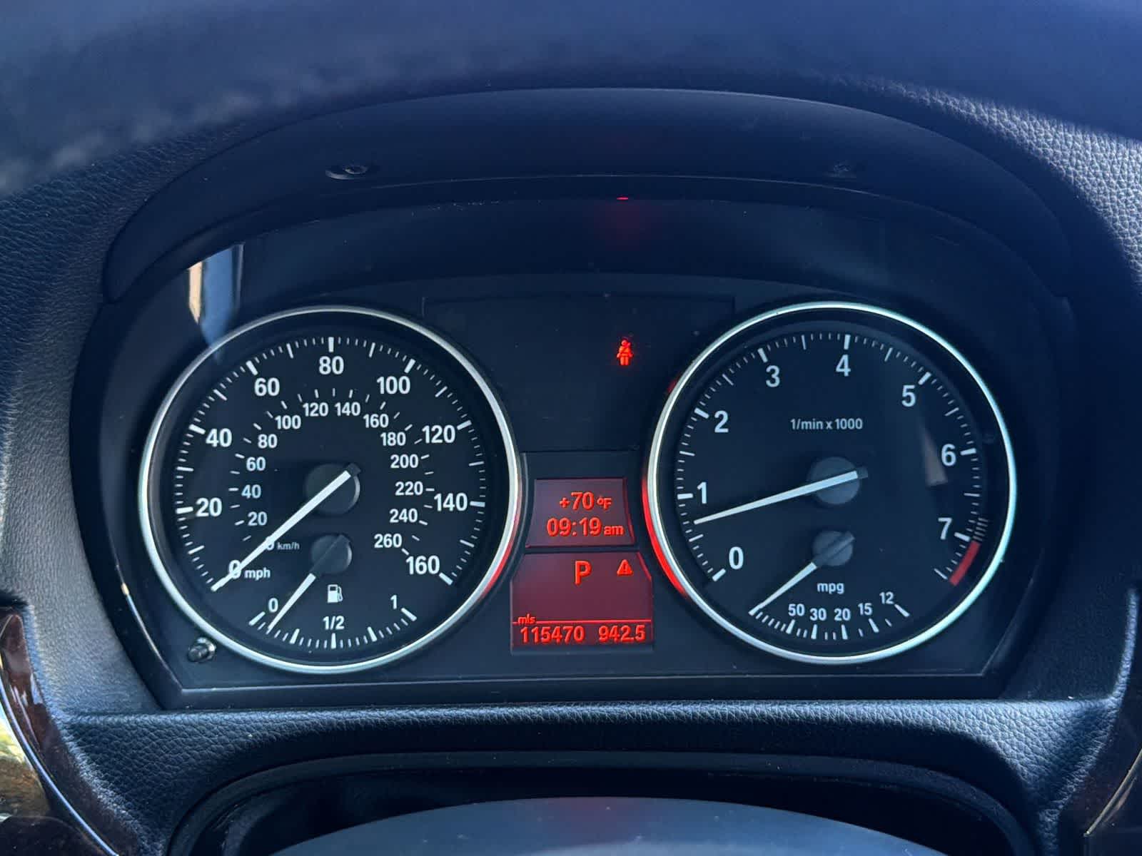 Thumbnail: 2011 BMW 3 Series - 26