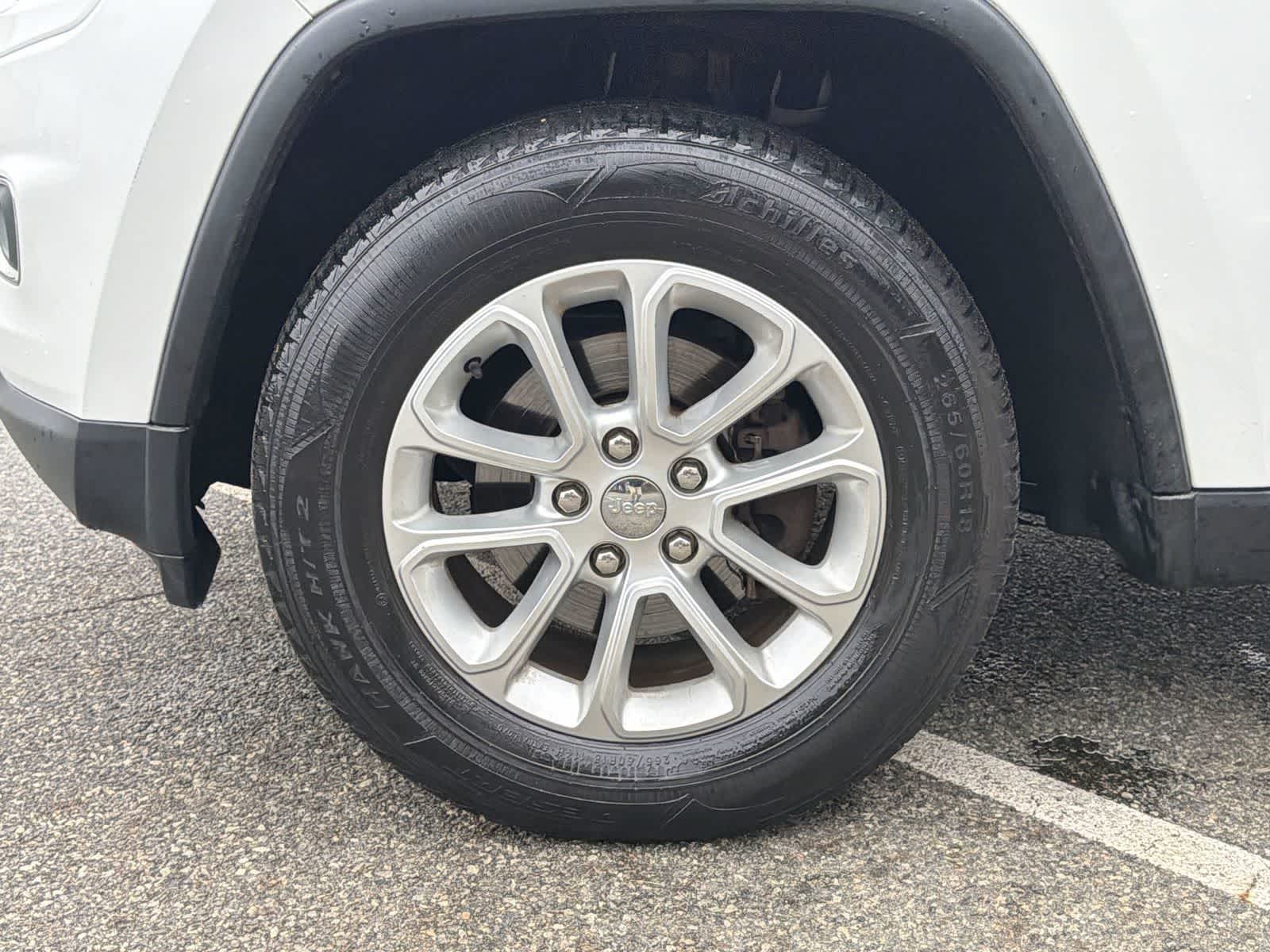 Thumbnail: 2014 Jeep Grand Cherokee - 16