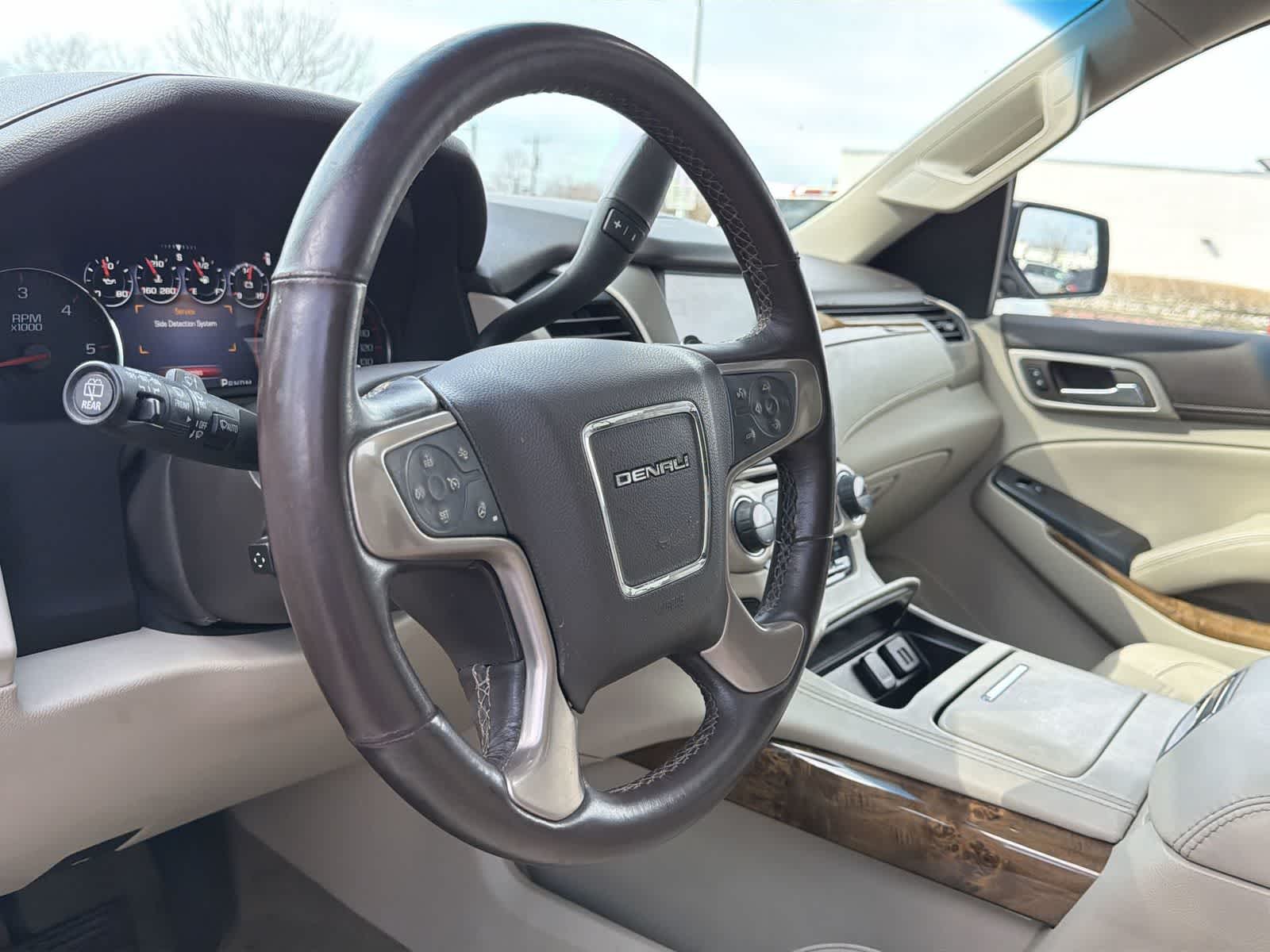 Thumbnail: 2015 GMC Yukon XL - 23