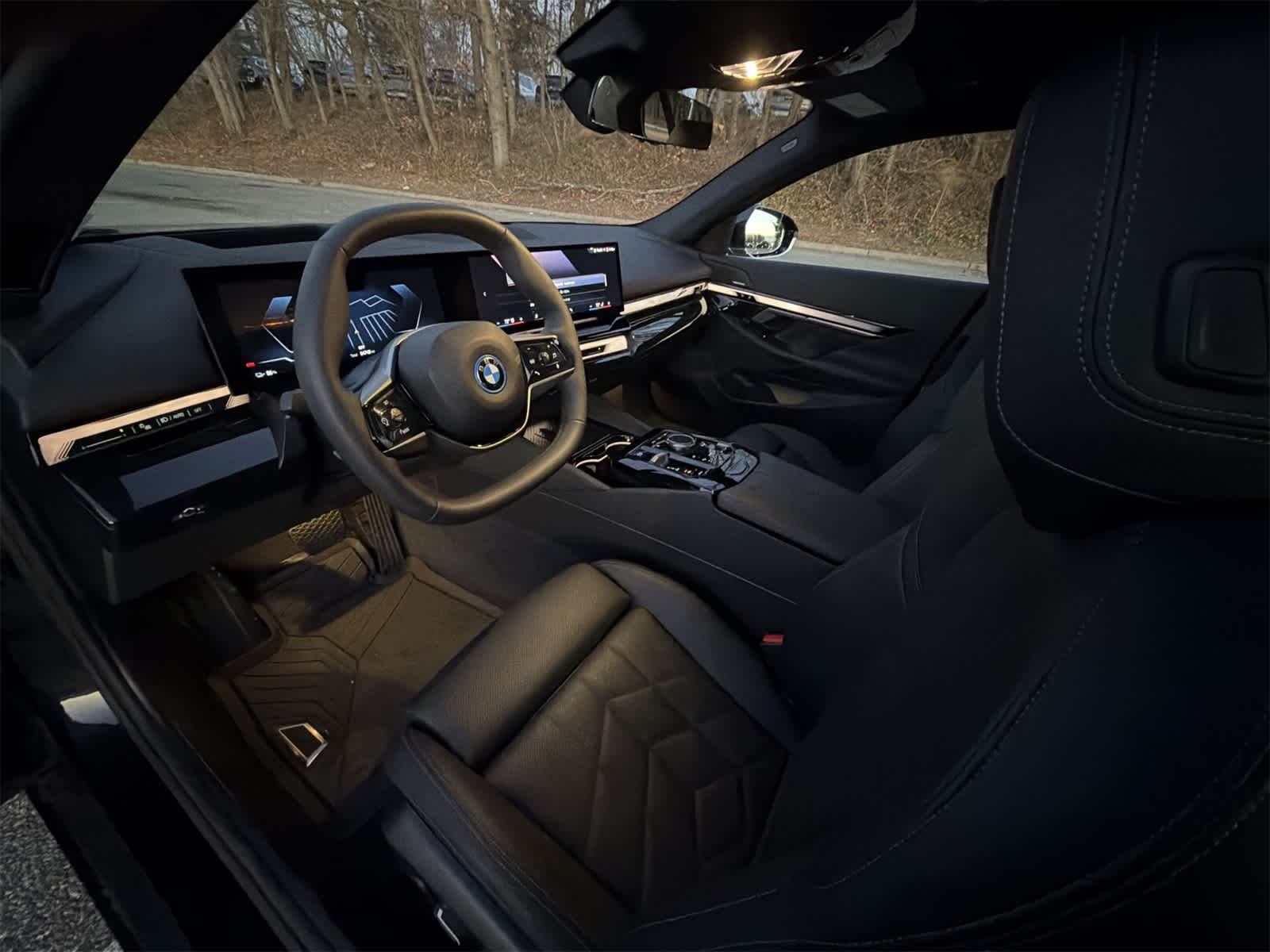 Thumbnail: 2025 BMW i5 - 10