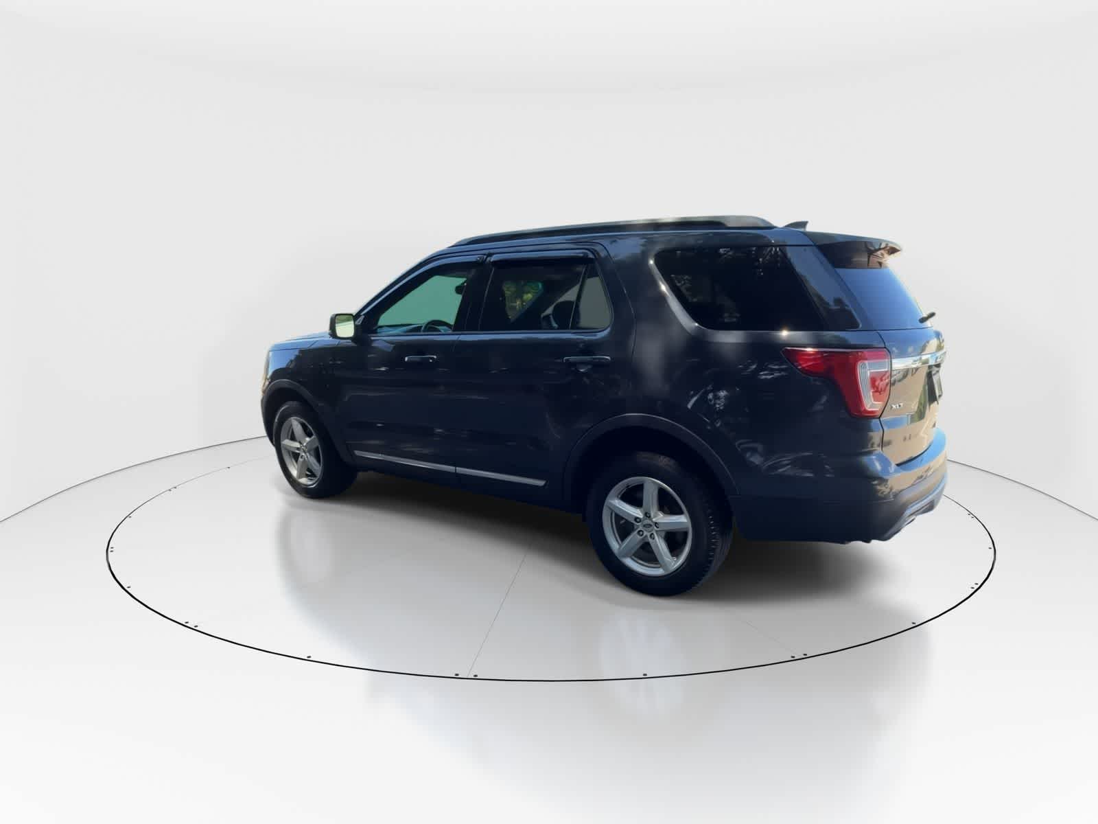 Thumbnail: 2017 Ford Explorer - 6
