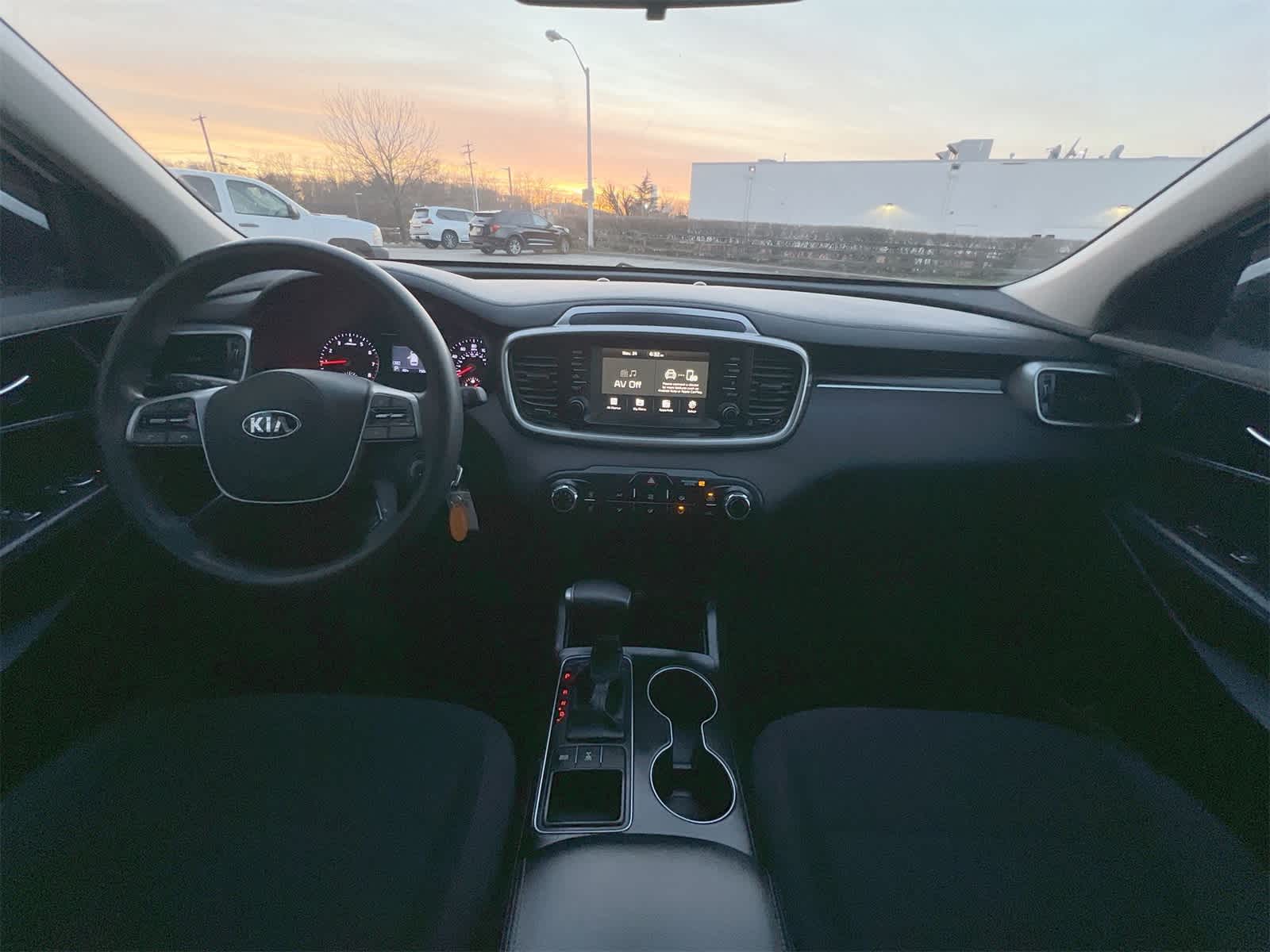 Thumbnail: 2020 Kia Sorento - 18