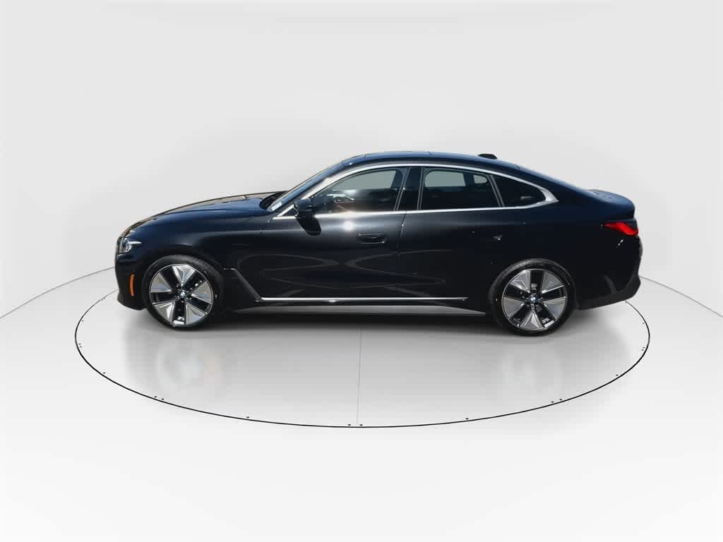 Thumbnail: 2025 BMW i4 - 8