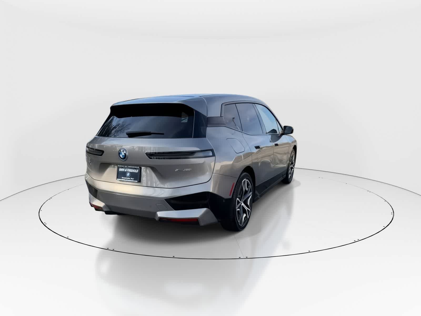 Thumbnail: 2023 BMW iX - 7