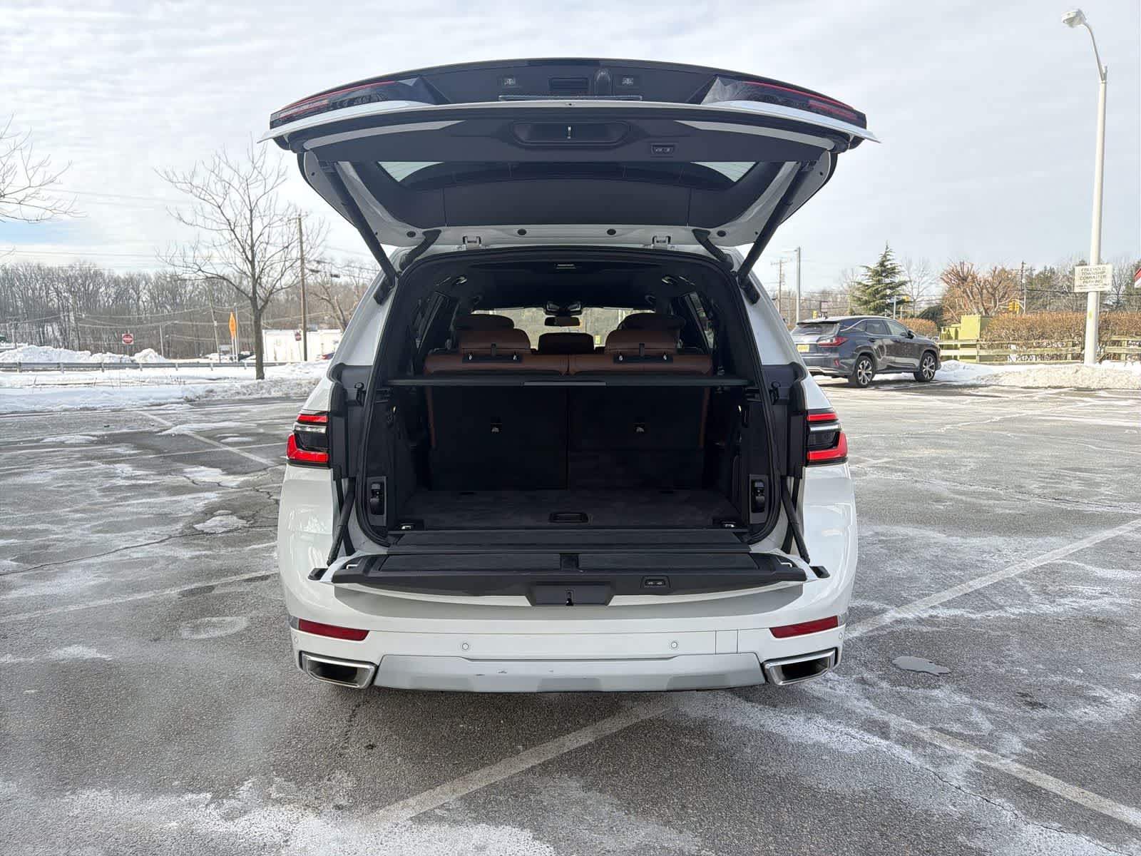 Thumbnail: 2024 BMW X7 - 27