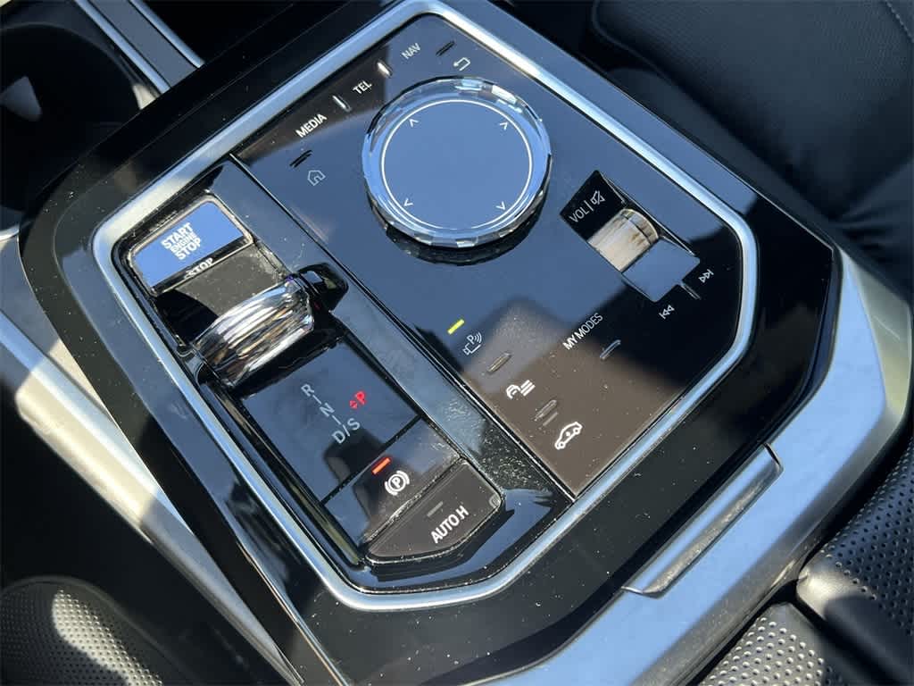 Thumbnail: 2023 BMW 7 Series - 25