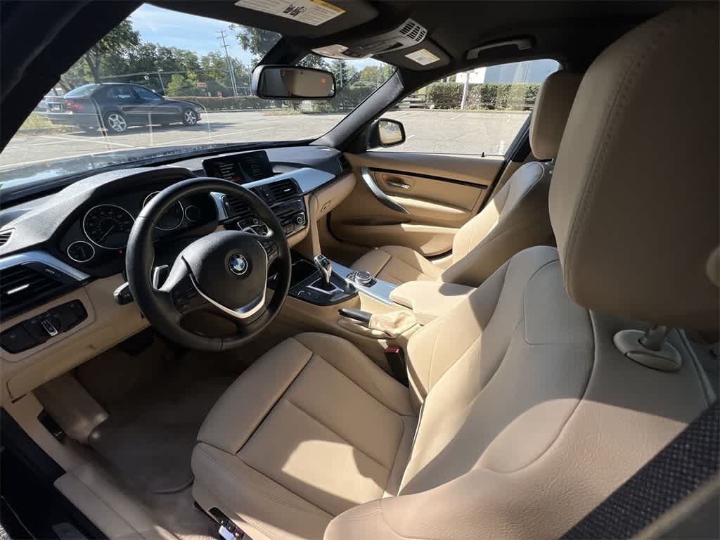 Thumbnail: 2016 BMW 3 Series - 10