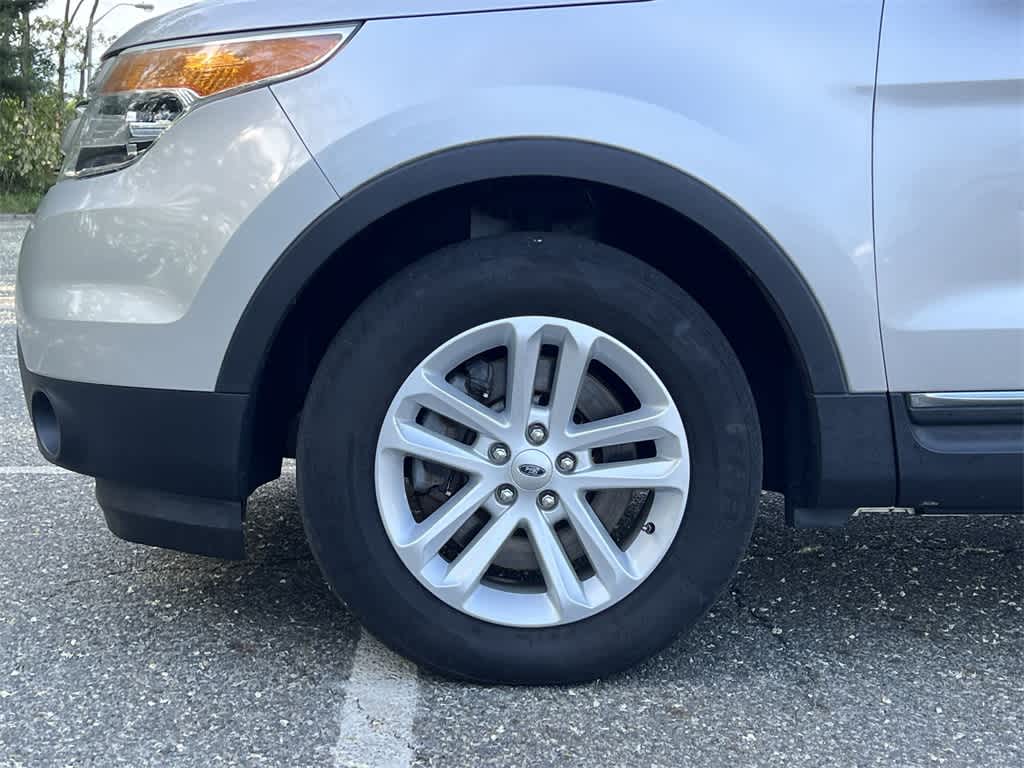 Thumbnail: 2015 Ford Explorer - 16