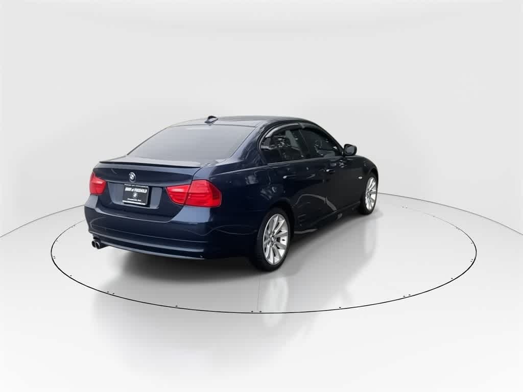 Thumbnail: 2011 BMW 3 Series - 9
