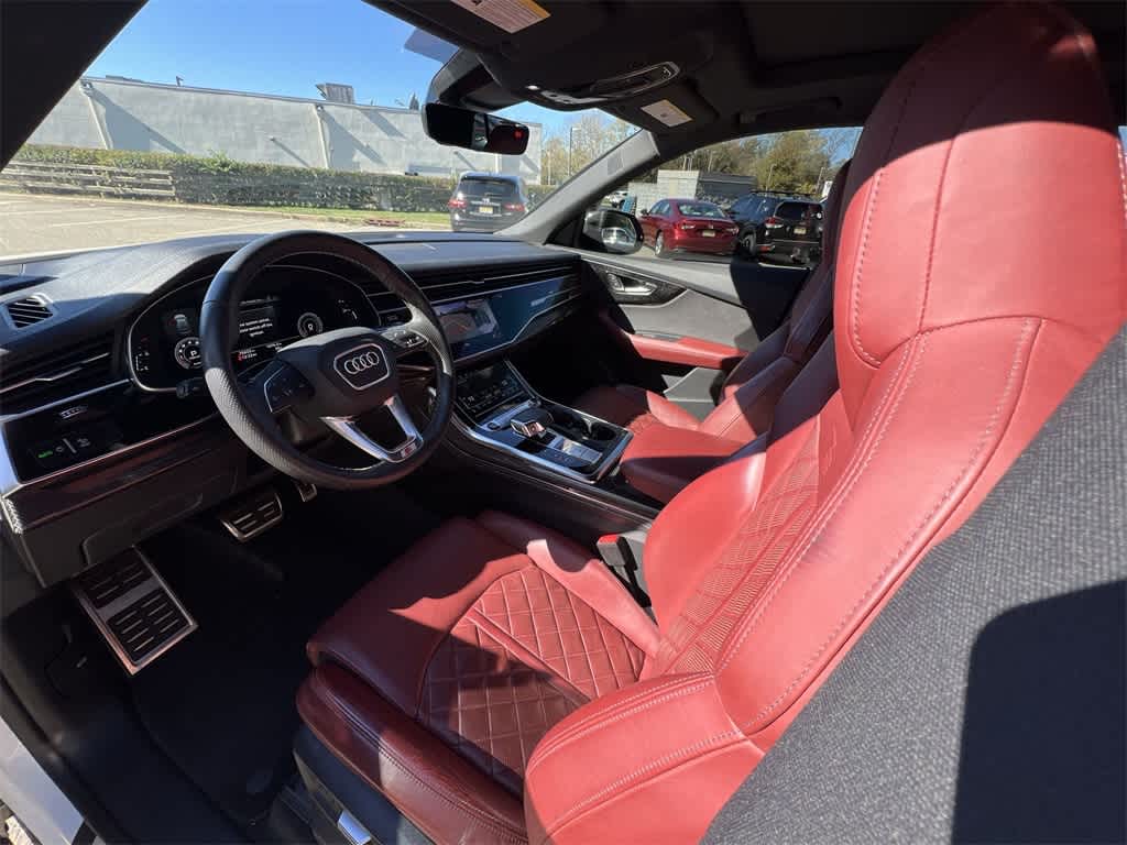 Thumbnail: 2023 Audi SQ8 - 10