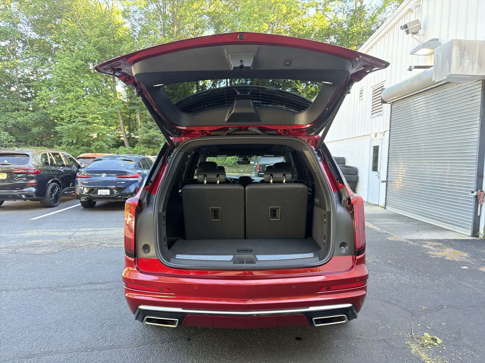 Thumbnail: 2023 Cadillac XT6 - 26