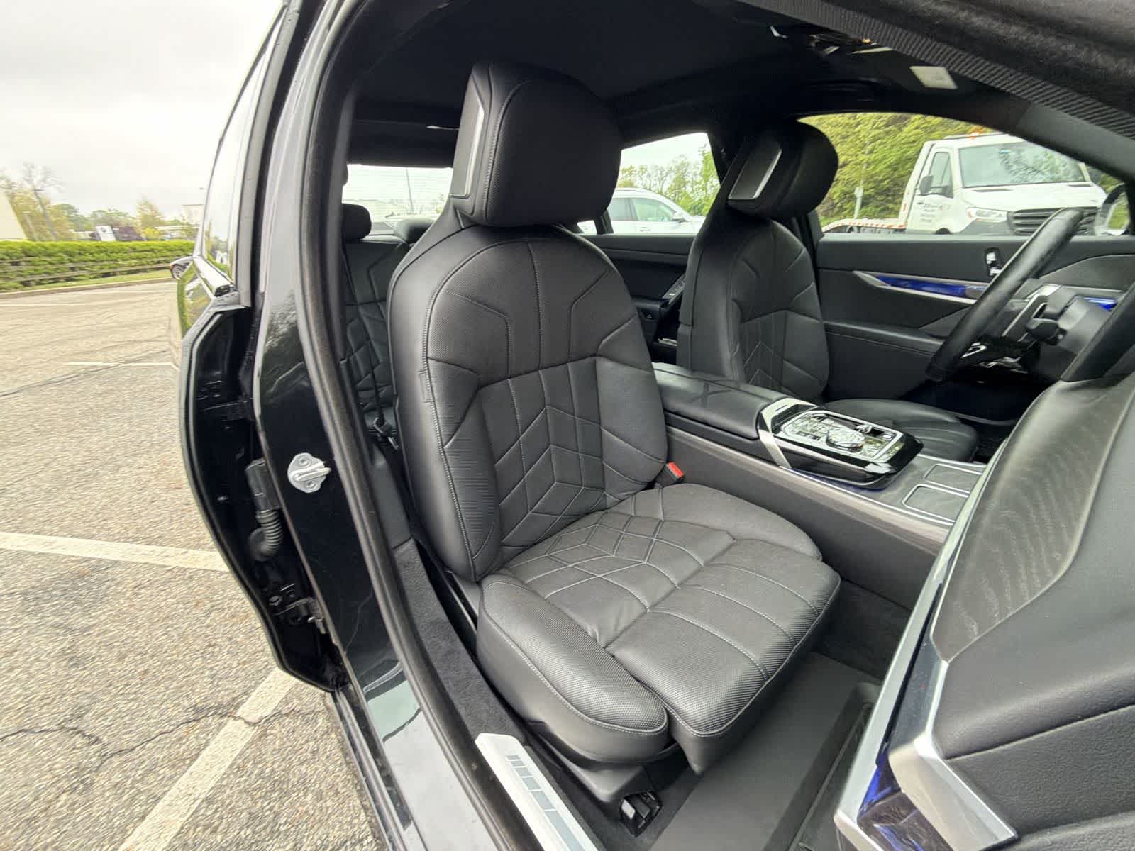 Thumbnail: 2023 BMW 7 Series - 22