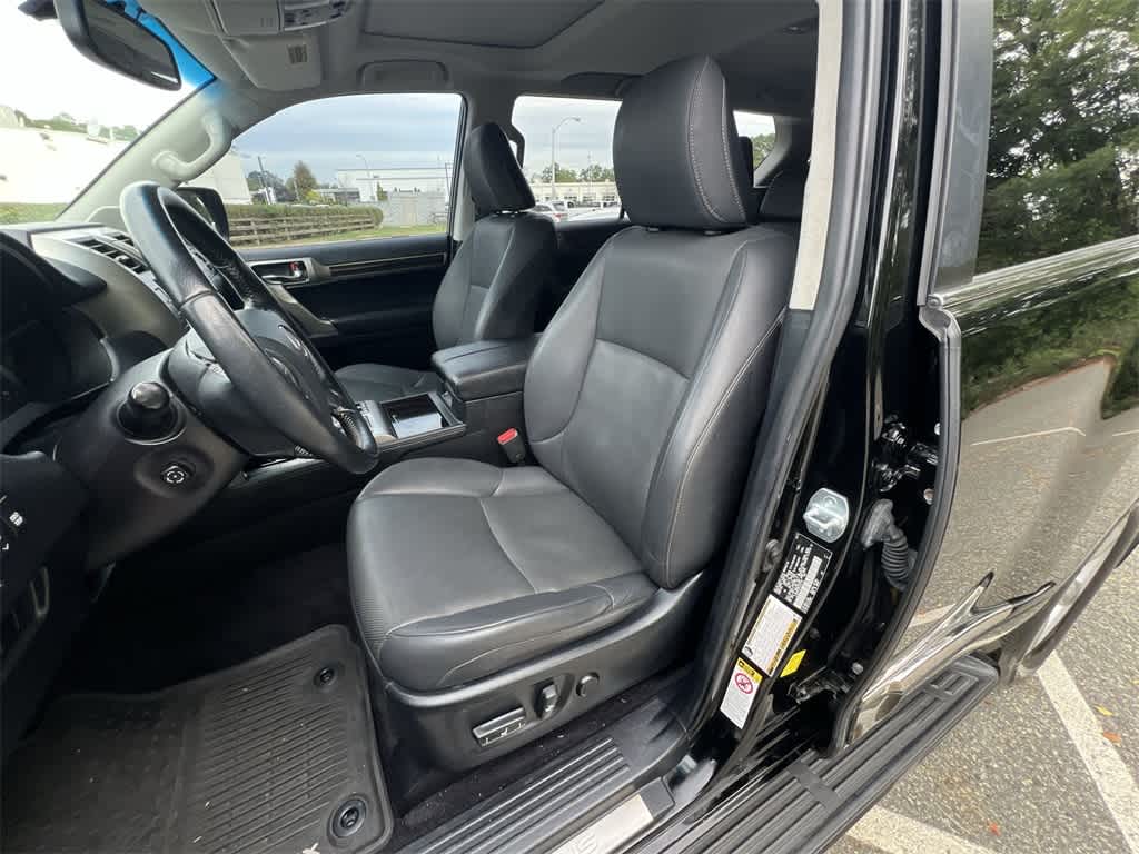 Thumbnail: 2015 Lexus GX - 19