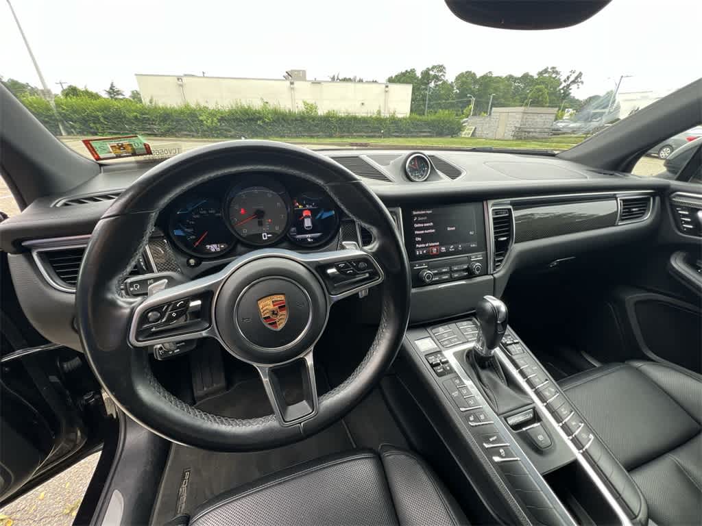 Thumbnail: 2018 Porsche Macan - 18