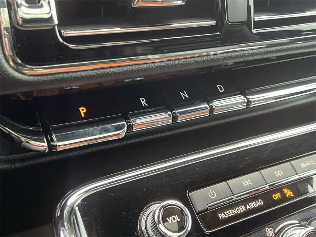 Thumbnail: 2019 Lincoln Navigator - 25