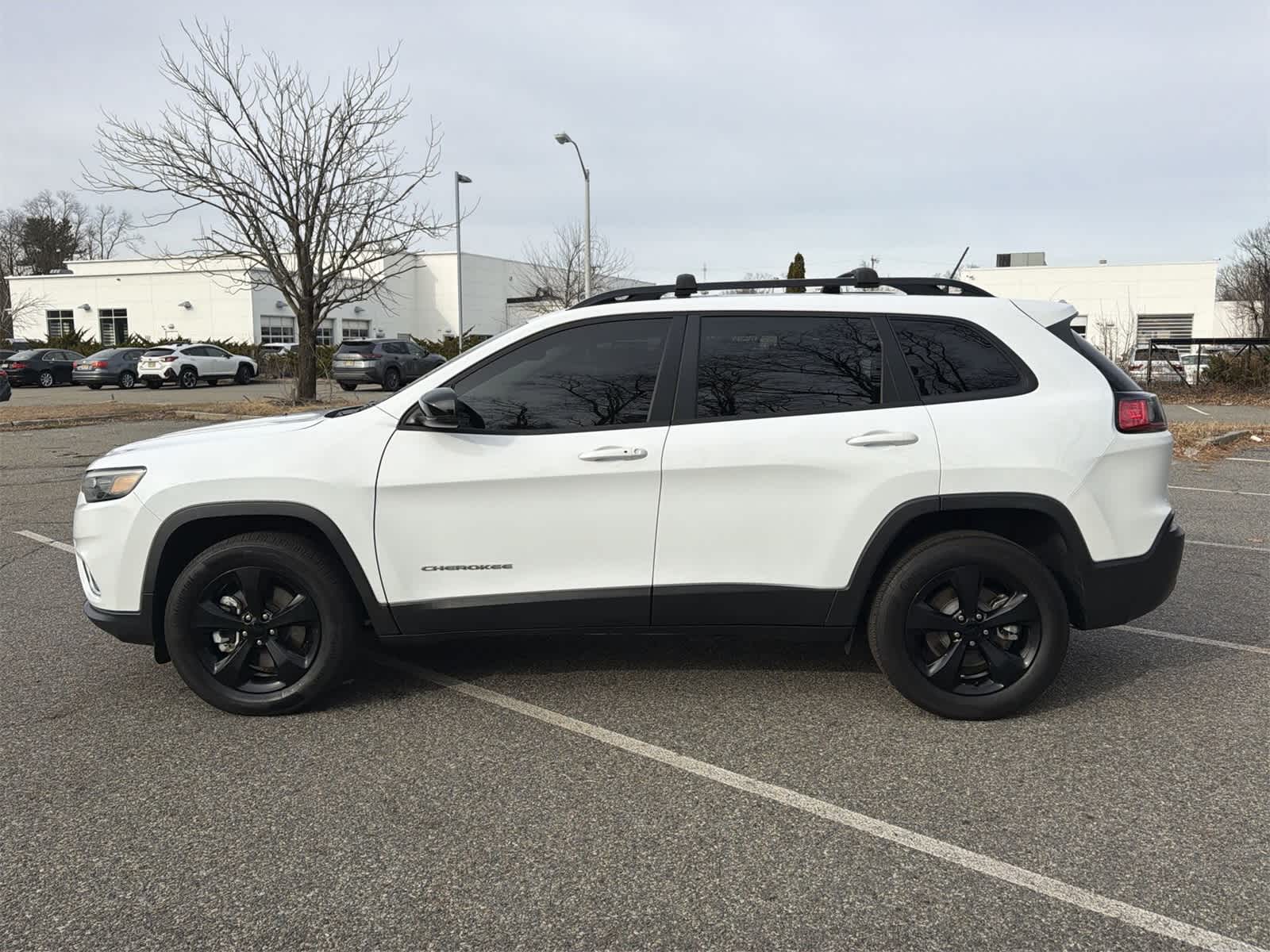 Thumbnail: 2022 Jeep Cherokee - 11