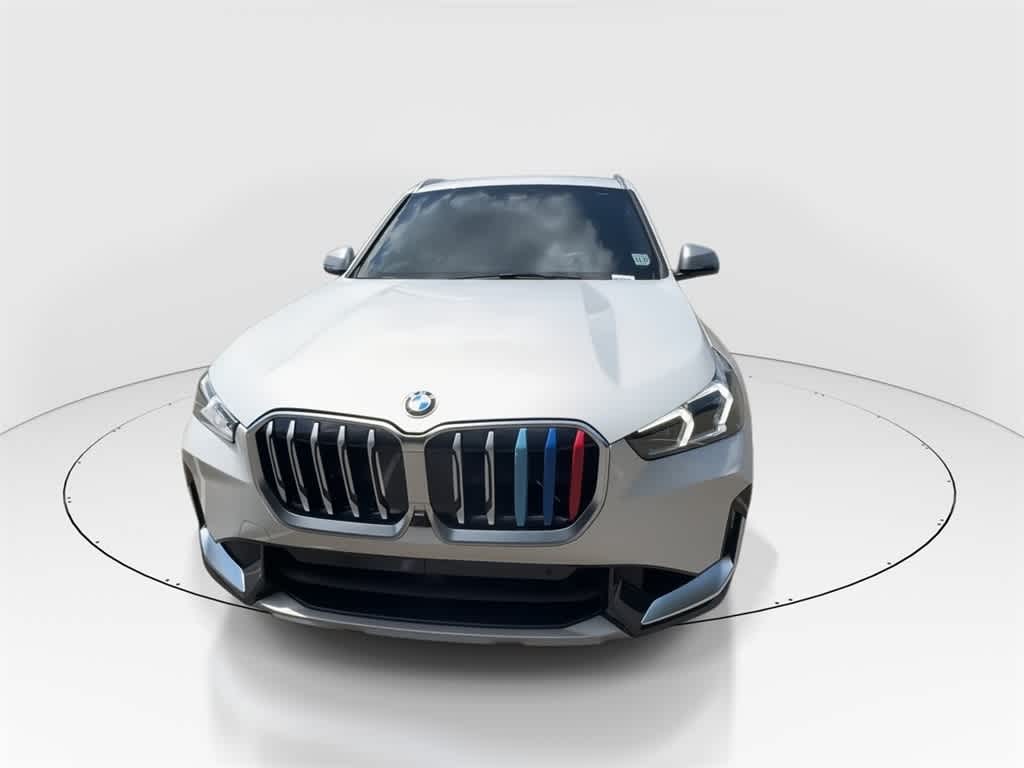 Thumbnail: 2023 BMW X1 - 3