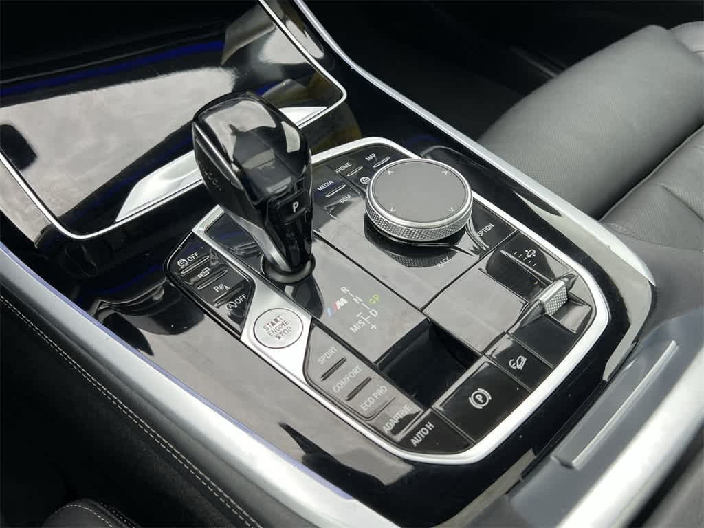 Thumbnail: 2021 BMW X7 - 25