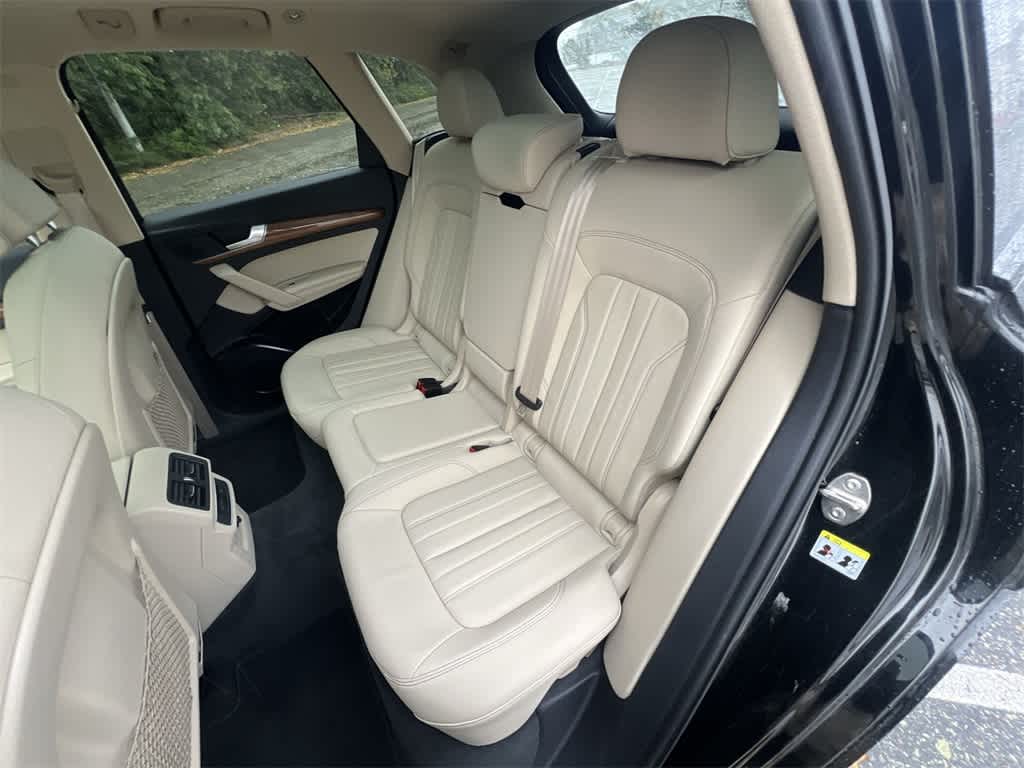 Thumbnail: 2022 Audi Q5 - 21