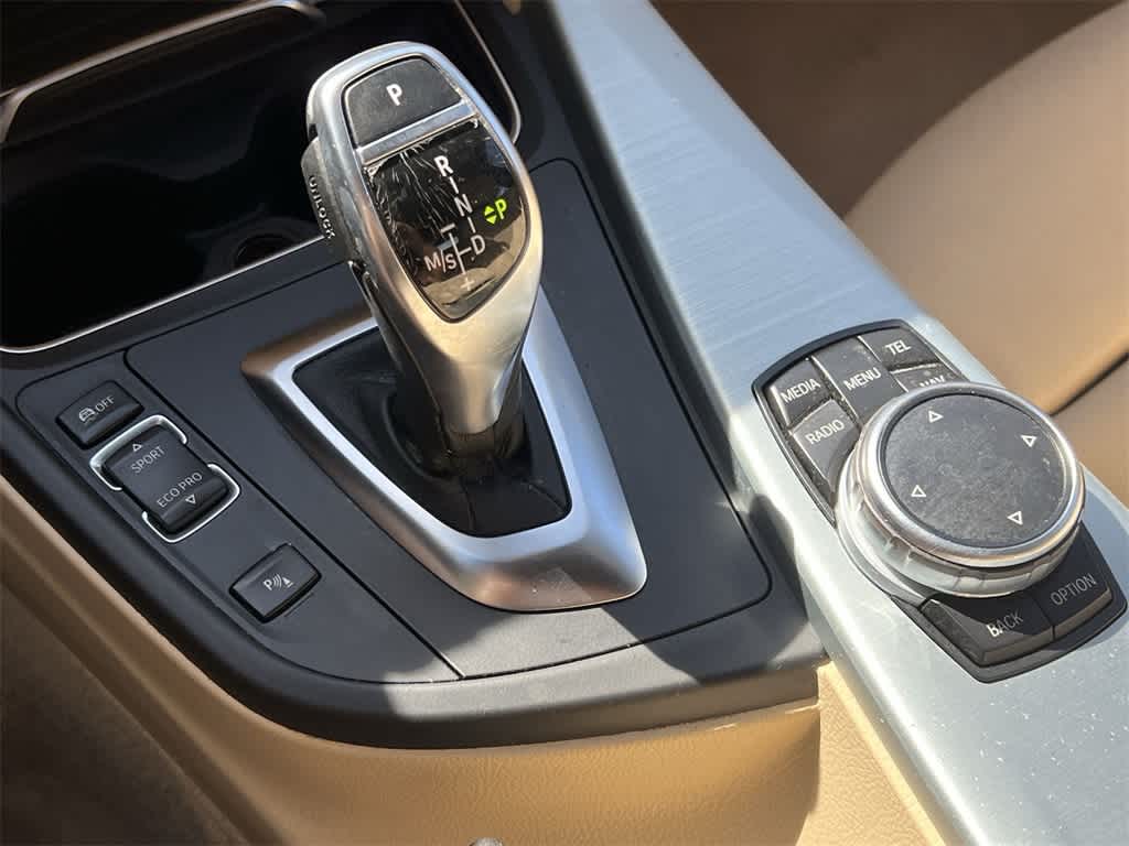 Thumbnail: 2016 BMW 3 Series - 25