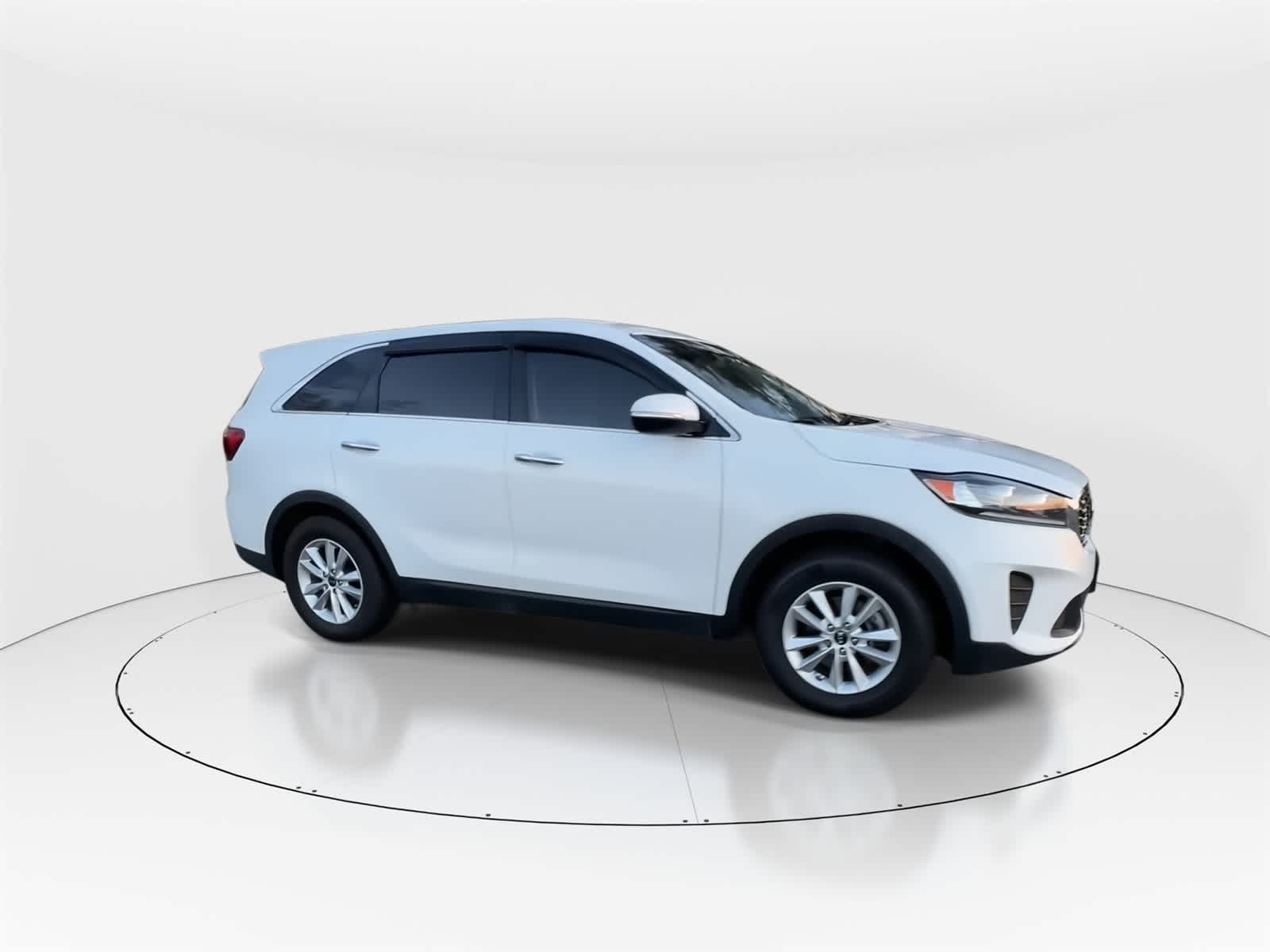 Thumbnail: 2020 Kia Sorento - 3