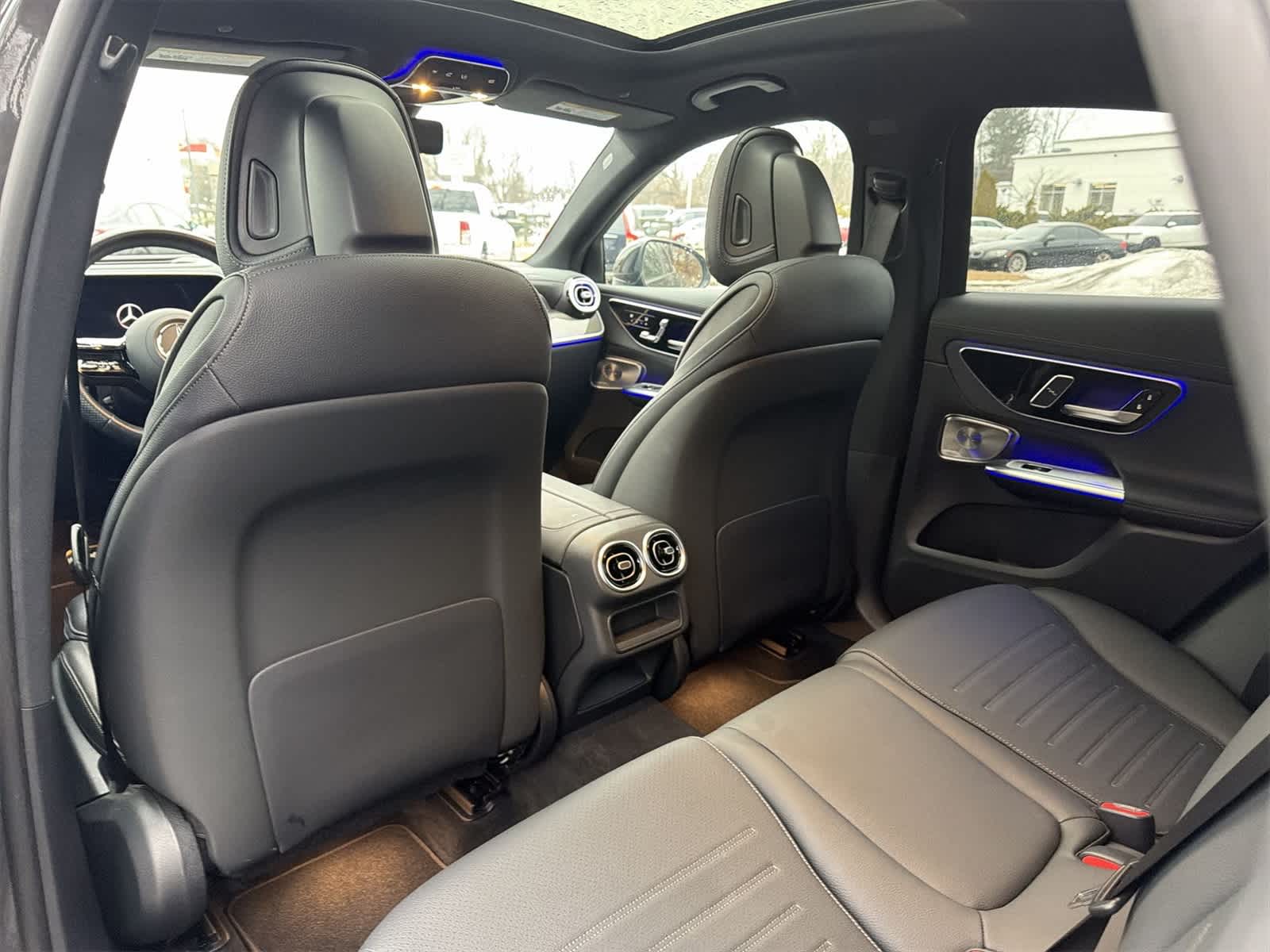 Thumbnail: 2025 Mercedes-Benz GLC - 20