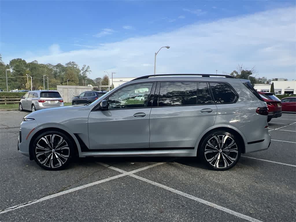 Thumbnail: 2023 BMW X7 - 11