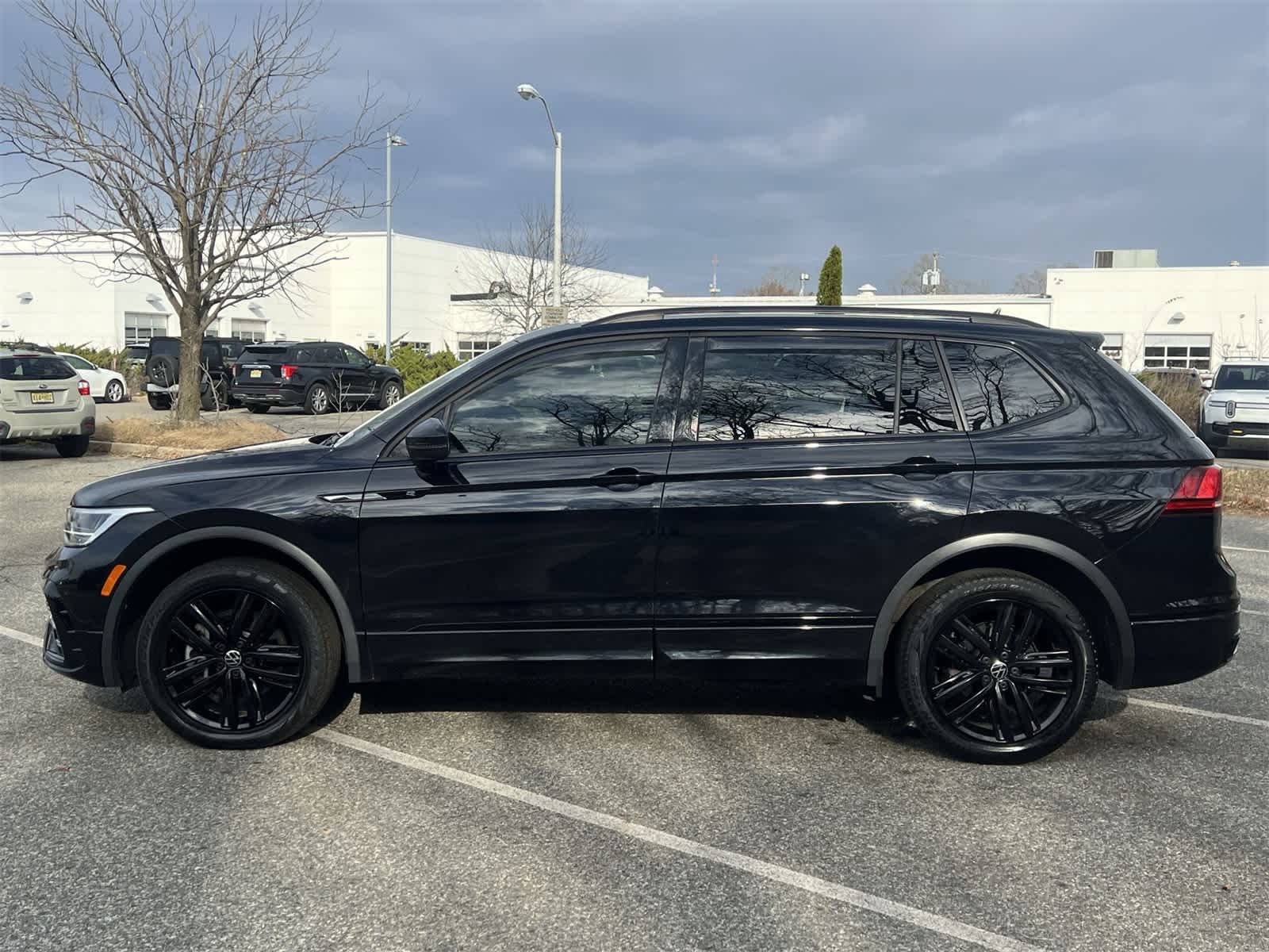 Thumbnail: 2022 Volkswagen Tiguan - 11