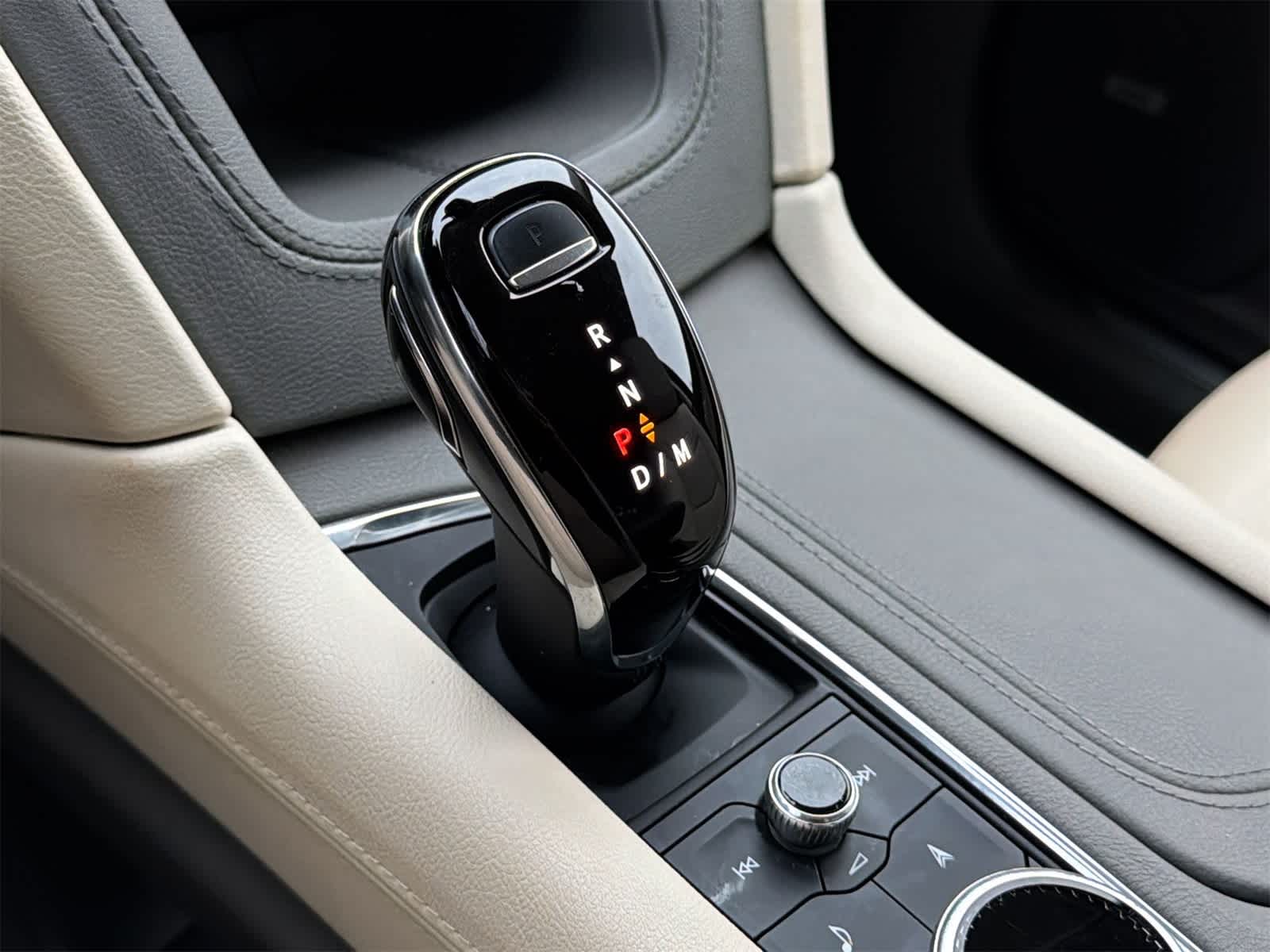 Thumbnail: 2022 Cadillac XT5 - 25