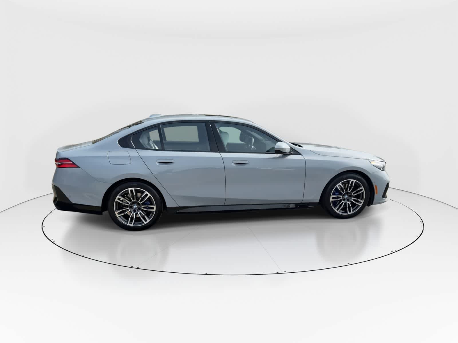 Thumbnail: 2026 BMW 5 Series - 9