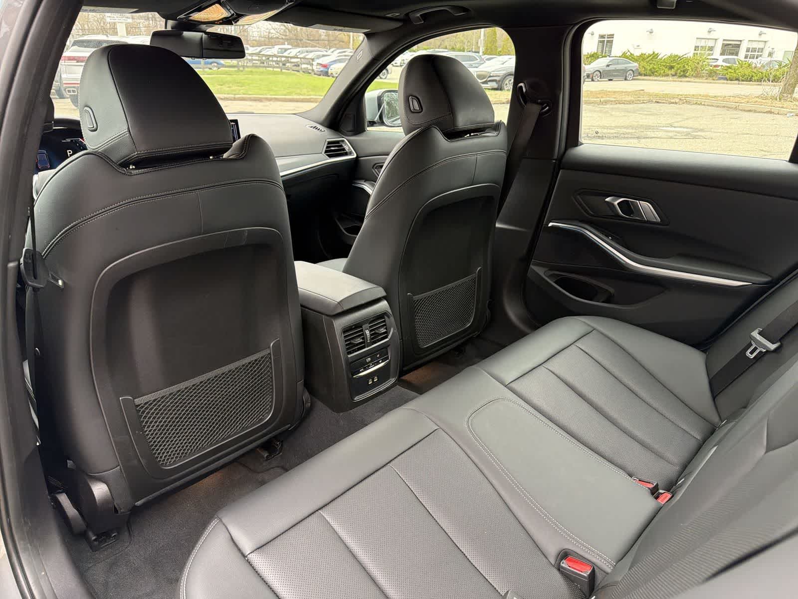 Thumbnail: 2023 BMW 3 Series - 20