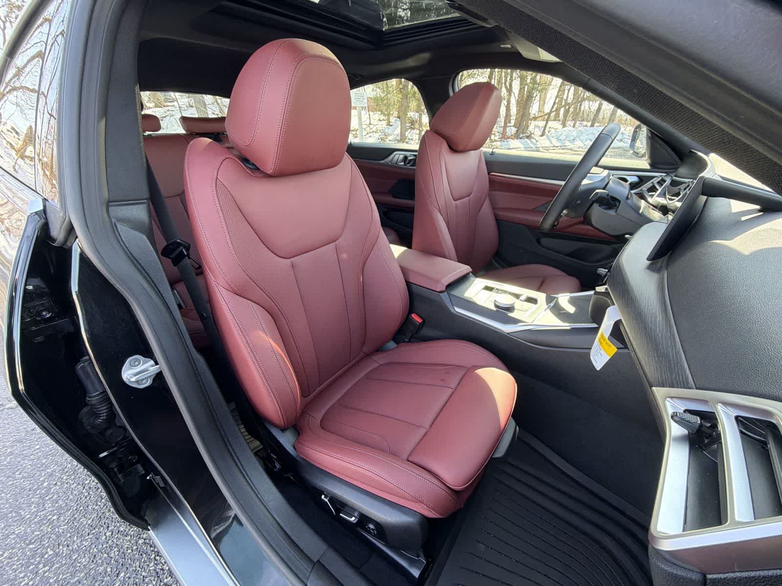 Thumbnail: 2025 BMW i4 - 22