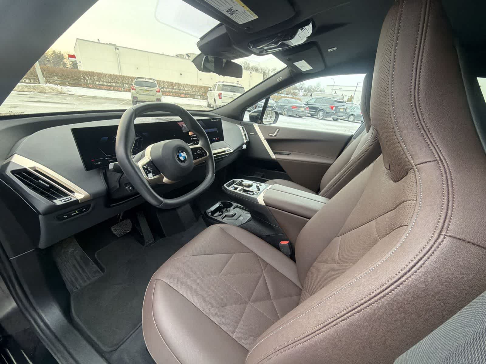 Thumbnail: 2026 BMW iX - 10