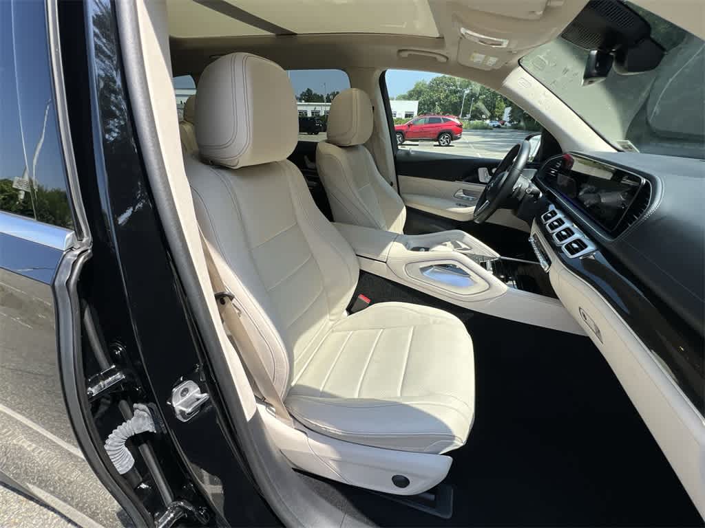 Thumbnail: 2023 Mercedes-Benz GLS - 22