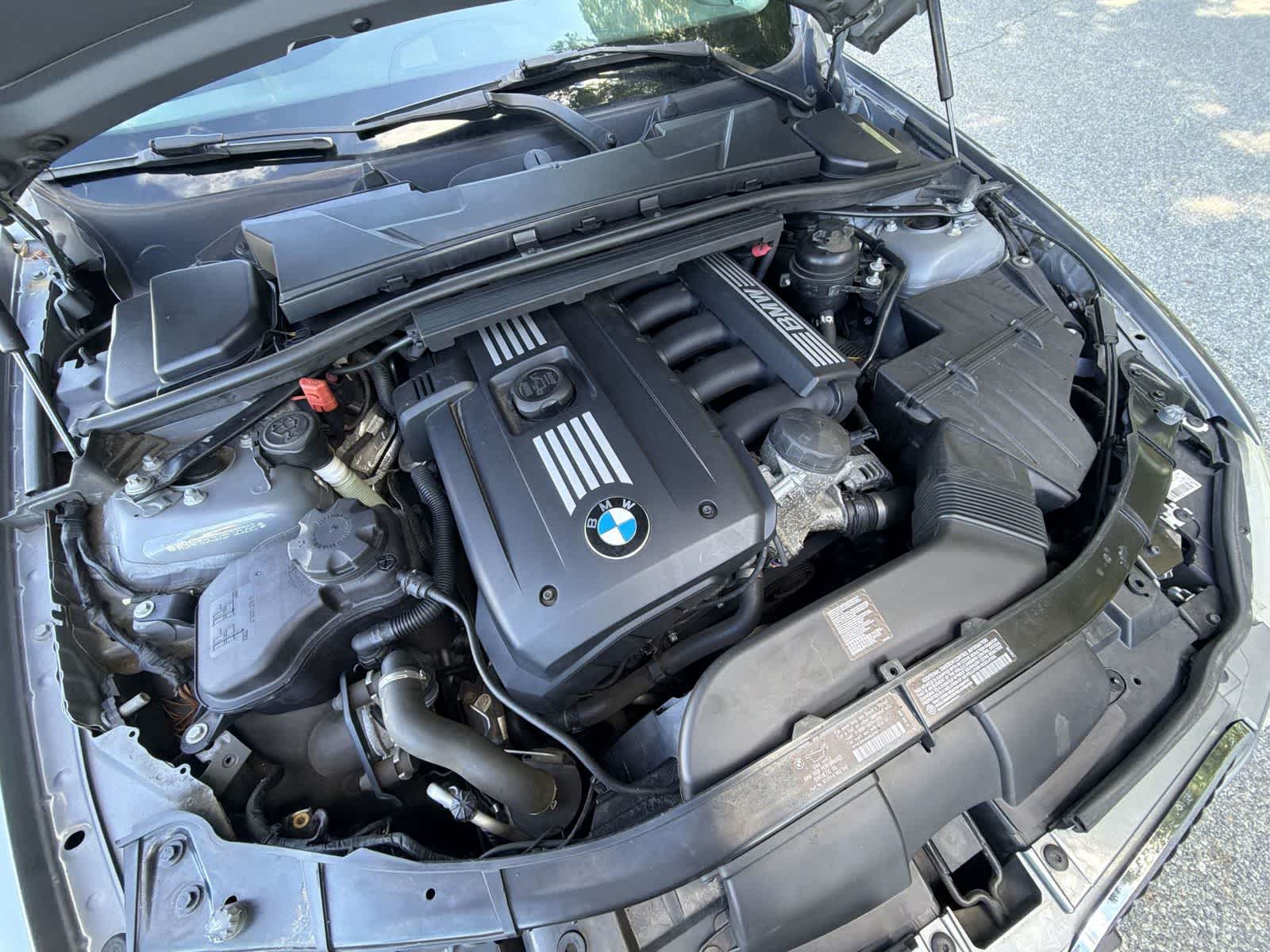 Thumbnail: 2011 BMW 3 Series - 17
