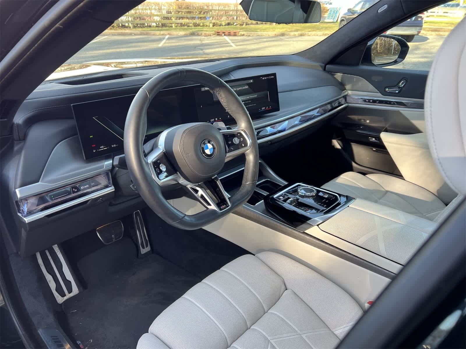 Thumbnail: 2023 BMW 7 Series - 10